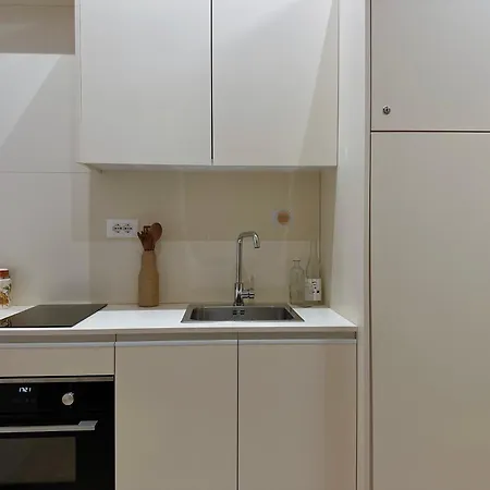 Premium Riviera Apartment- Ac,parking,wifi,comfort * גולם