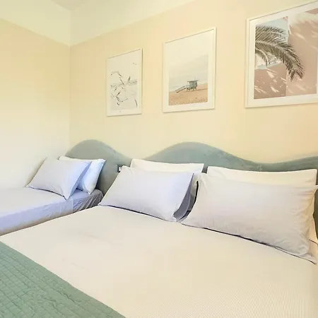Premium Riviera Apartment- Ac,parking,wifi,comfort * גולם