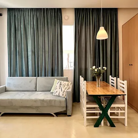Premium Riviera Apartment- Ac,parking,wifi,comfort דירה *