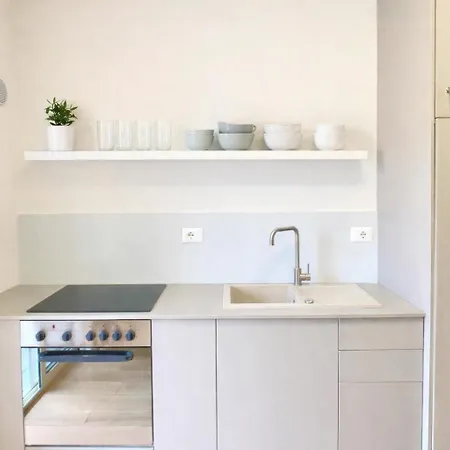 Premium Riviera Apartment- Ac,parking,wifi,comfort גולם