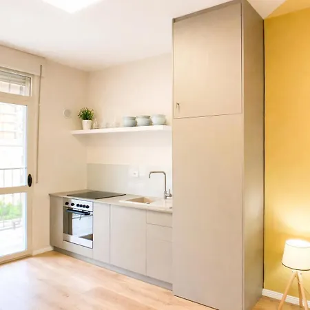 Premium Riviera Apartment- Ac,parking,wifi,comfort גולם