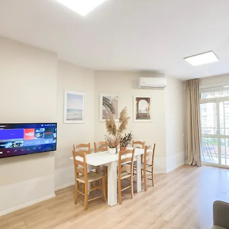 Premium Riviera Apartment- Ac,parking,wifi,comfort גולם