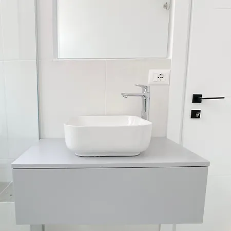 דירה Premium Riviera Apartment- Ac,parking,wifi,comfort גולם